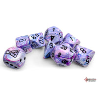 Chessex: Lab Dice, Festive Hydrangea Black Light Reactive
